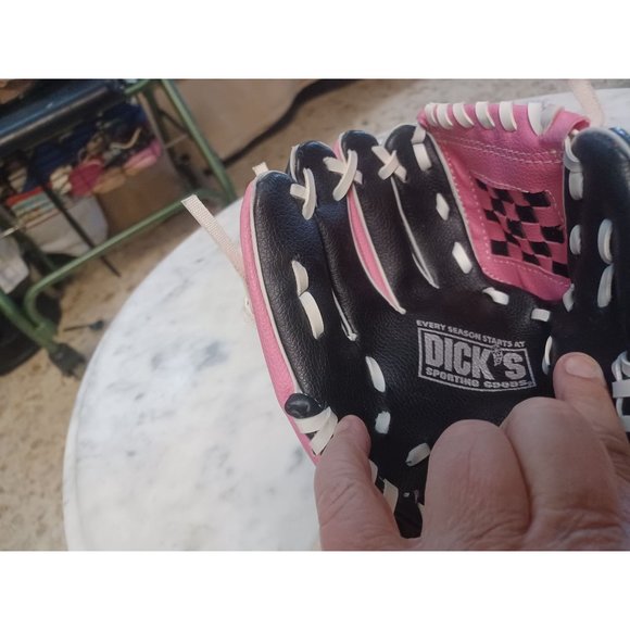Dicks Sporting Goods Little Girls Baseball Glove Right Hand - Picture 3 of 3